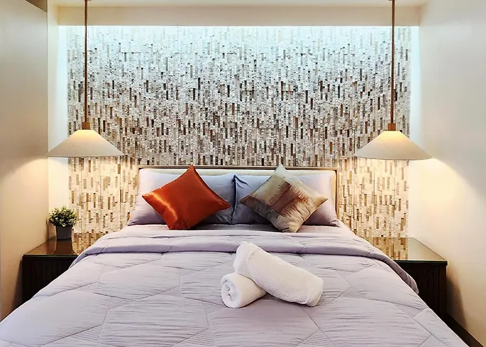 Apartment 29c Bgc Cozy Steps Away From Major Malls With Free Parking And Gym With Fast Wi-fi