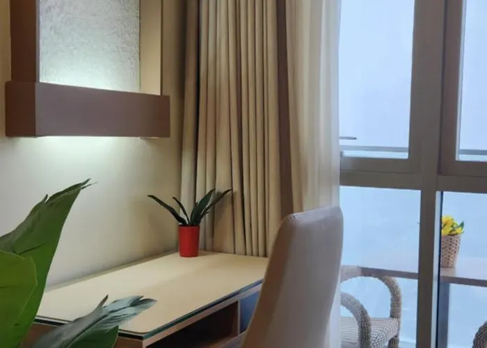 Apartment 29c Bgc Cozy Steps Away From Major Malls With Free Parking And Gym With Fast Wi-fi *