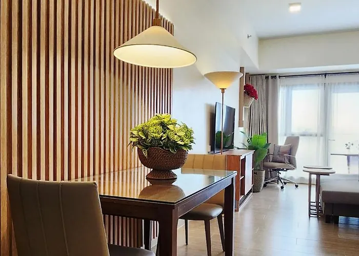 29c Bgc Cozy Steps Away From Major Malls With Free Parking And Gym With Fast Wi-fi Manila