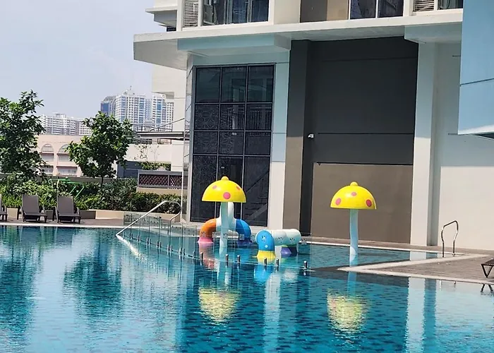 29c Bgc Cozy Steps Away From Major Malls With Free Parking And Gym With Fast Wi-fi